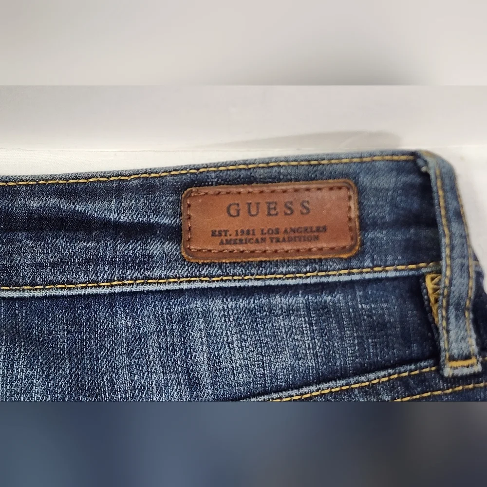 GUESS BOOT MID WOMEN'S JEANS, SIZE 27, MEDIUM WASH BLUE